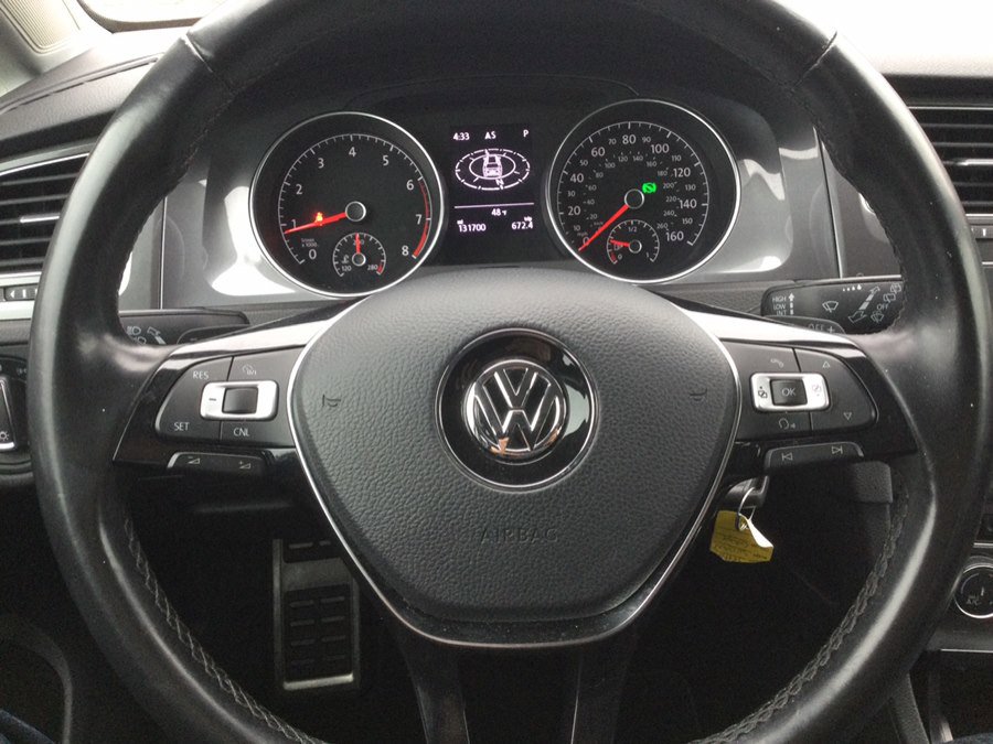 Used 2017 Volkswagen Golf Alltrack S image 21