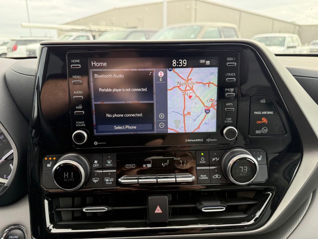 Used 2022 Toyota Highlander XLE image 14