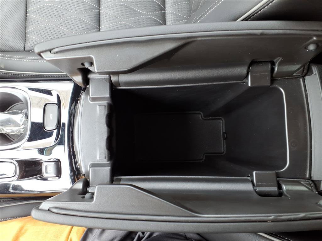 Used 2022 Buick Envision Avenir w/ Technology Package II FWD image 14