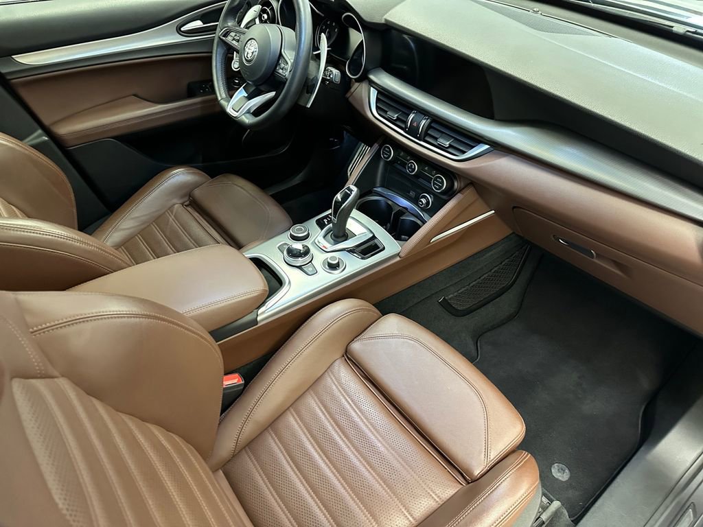 Used 2021 Alfa Romeo Stelvio Ti Sport AWD/4WD image 28