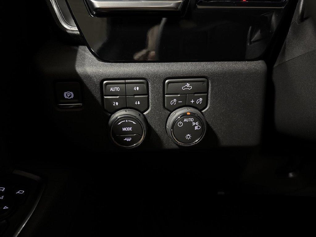 New 2026 Chevrolet Silverado 1500 LT w/ Z71 Off-Road Package AWD/4WD image 19