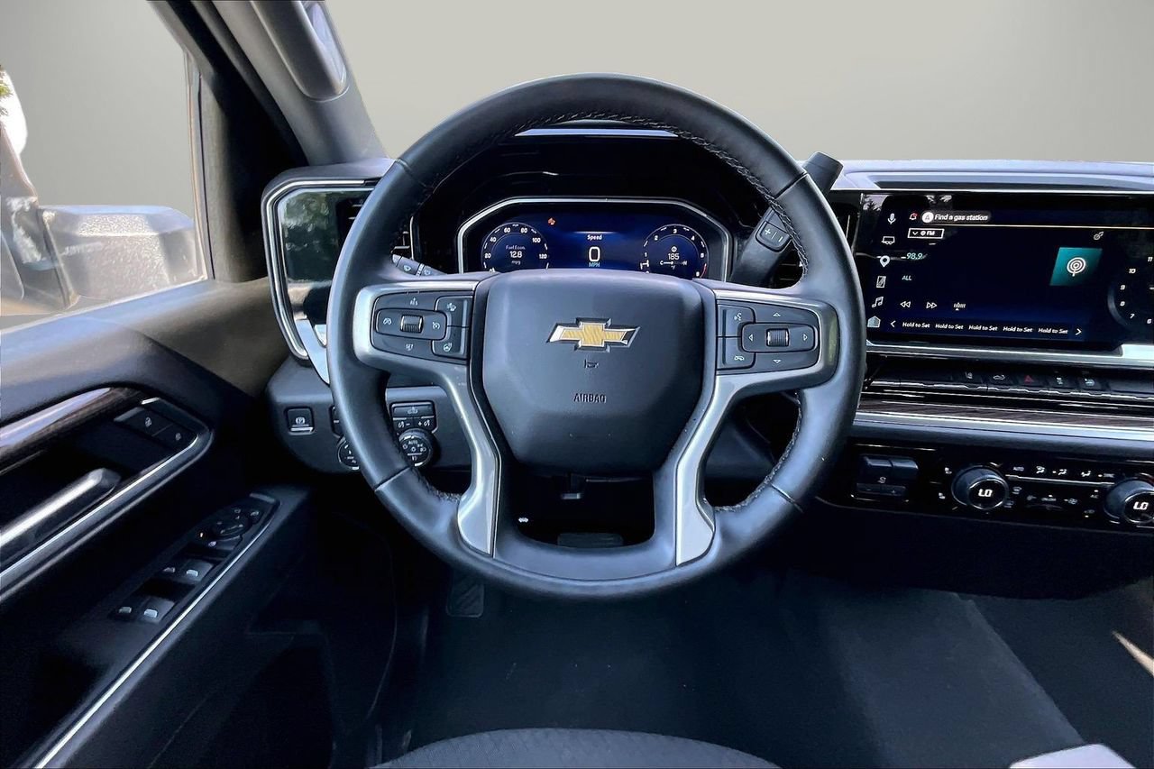 Used 2025 Chevrolet Silverado 2500 LT w/ Convenience Package AWD/4WD image 11