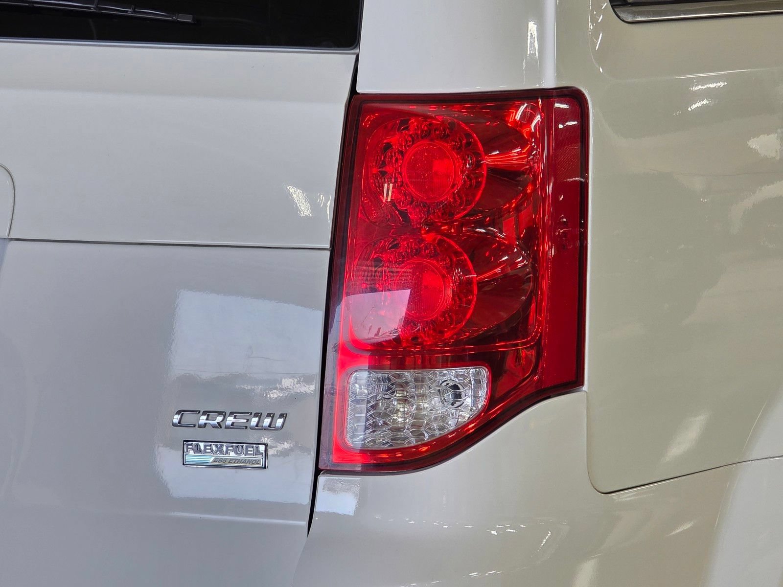 Used 2012 Dodge Grand Caravan Crew FWD image 12