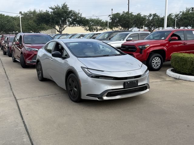 Used 2025 Toyota Prius Plug-In Hybrid FWD image 3