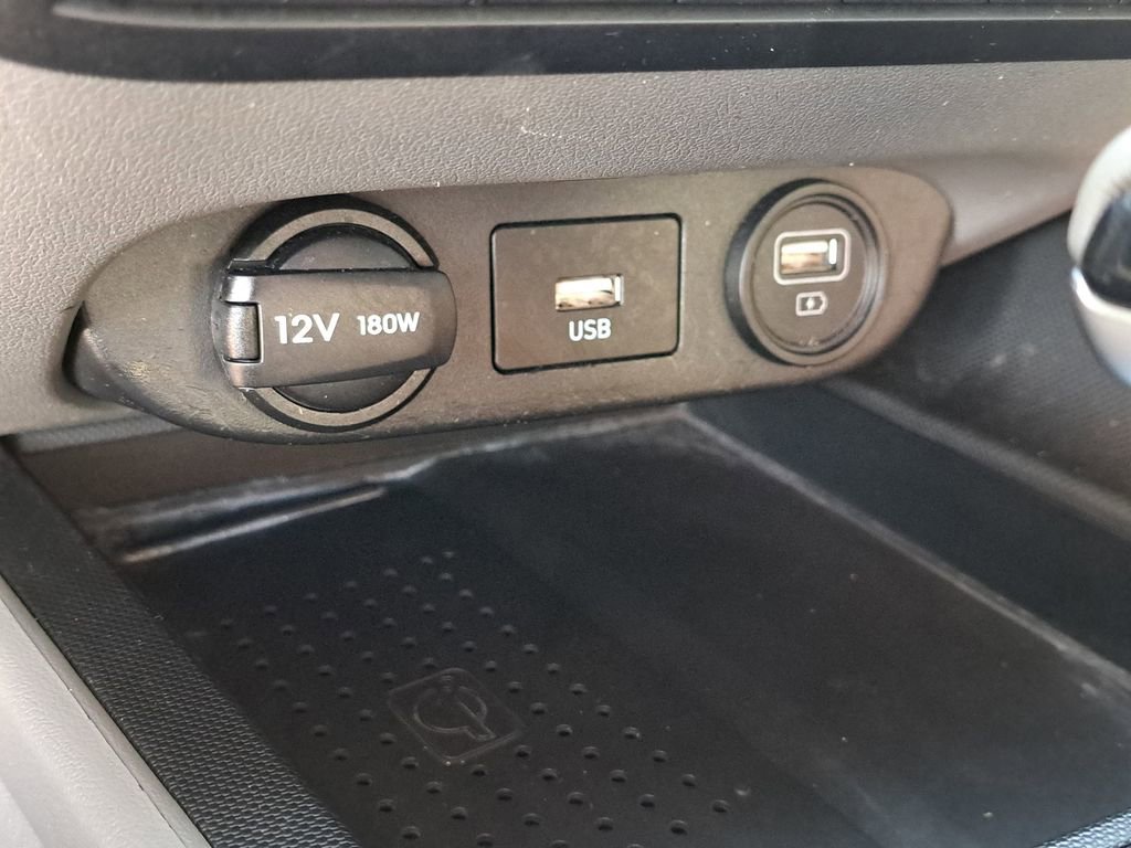 Used 2023 Hyundai Elantra SEL w/ Convenience Package image 23