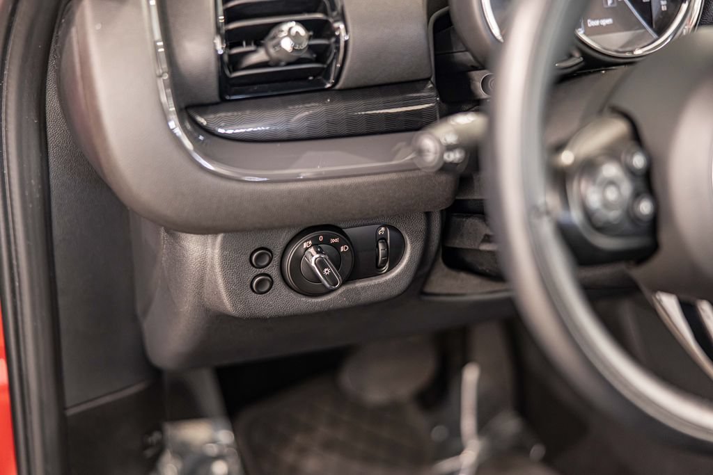 Used 2018 MINI Cooper Clubman ALL4 AWD/4WD image 19