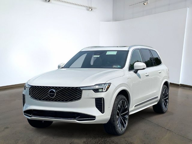 New 2026 Volvo XC90 B6 Plus w/ Protection Package Premier