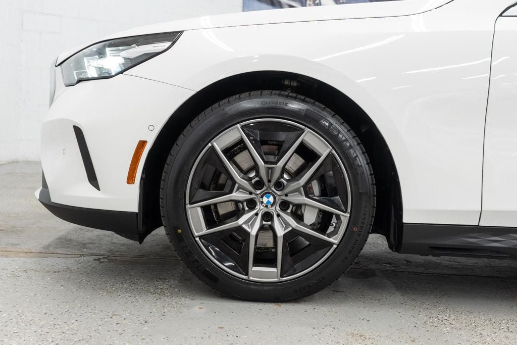 Used 2026 BMW 530i xDrive AWD/4WD image 37
