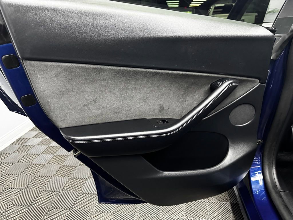 Used 2022 Tesla Model Y Long Range image 43