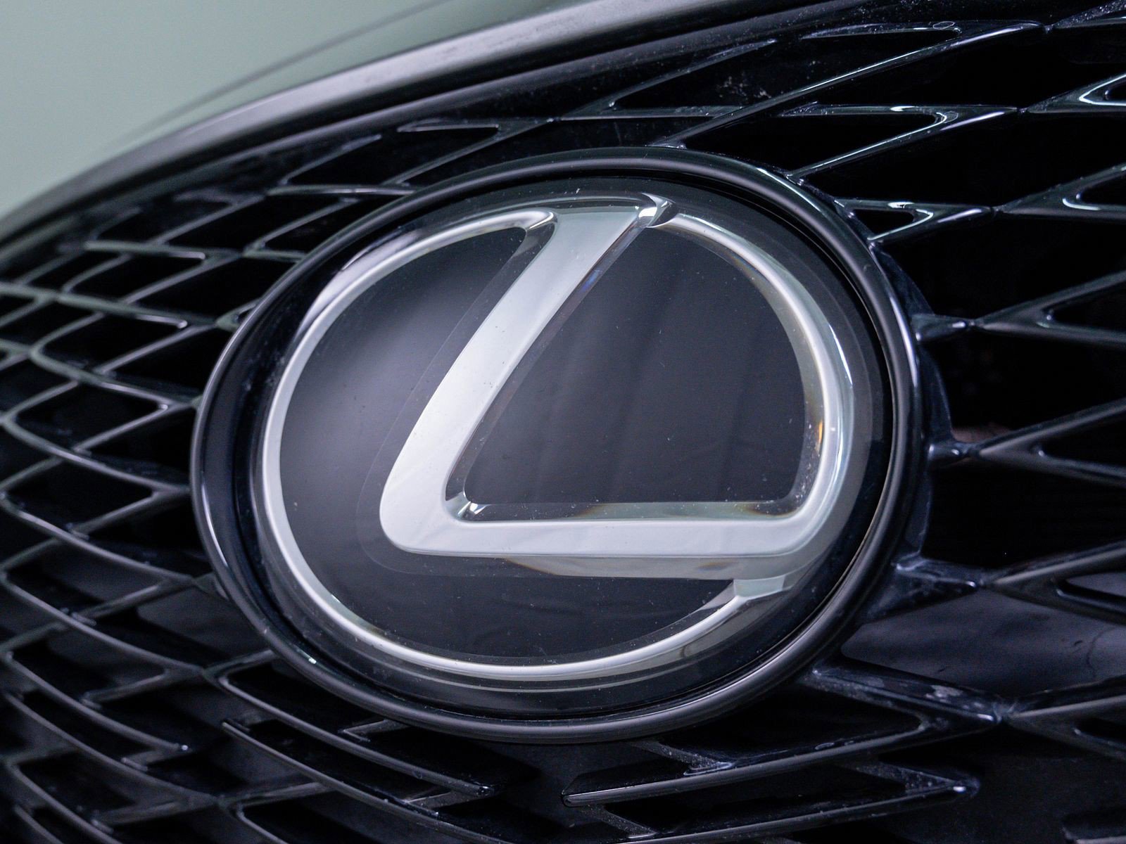 Used 2022 Lexus IS 350 F Sport w/ Accessory Package image 5