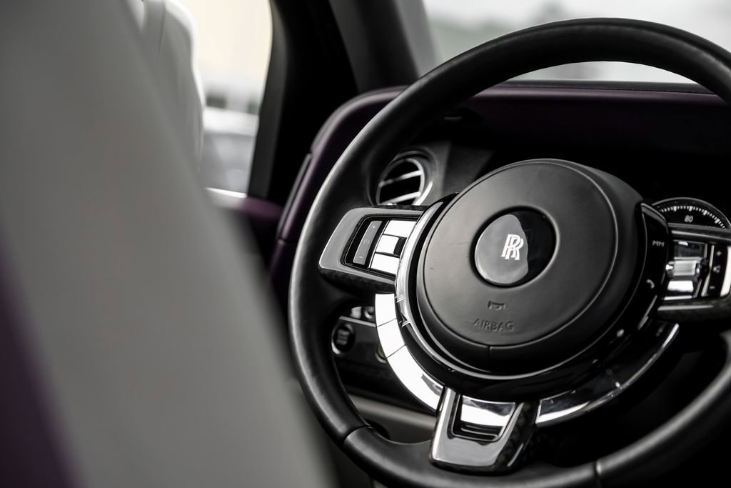 Used 2022 Rolls-Royce Cullinan Black Badge image 17