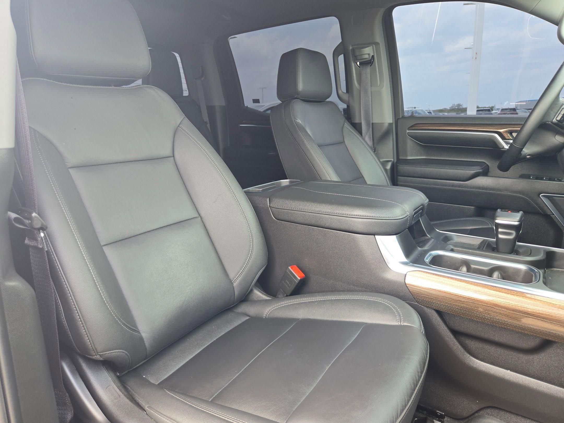 Certified 2024 Chevrolet Silverado 1500 LT Trail Boss w/ Convenience Package II AWD/4WD image 24