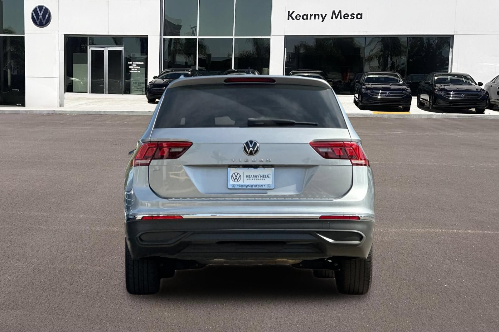 Used 2023 Volkswagen Tiguan SE FWD image 5