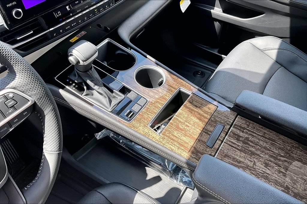 New 2026 Toyota Sienna Platinum AWD/4WD image 17