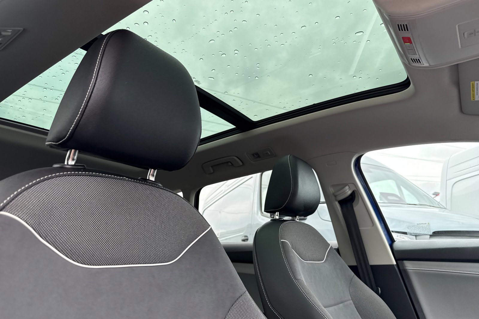 Used 2024 Volkswagen Taos SE image 17