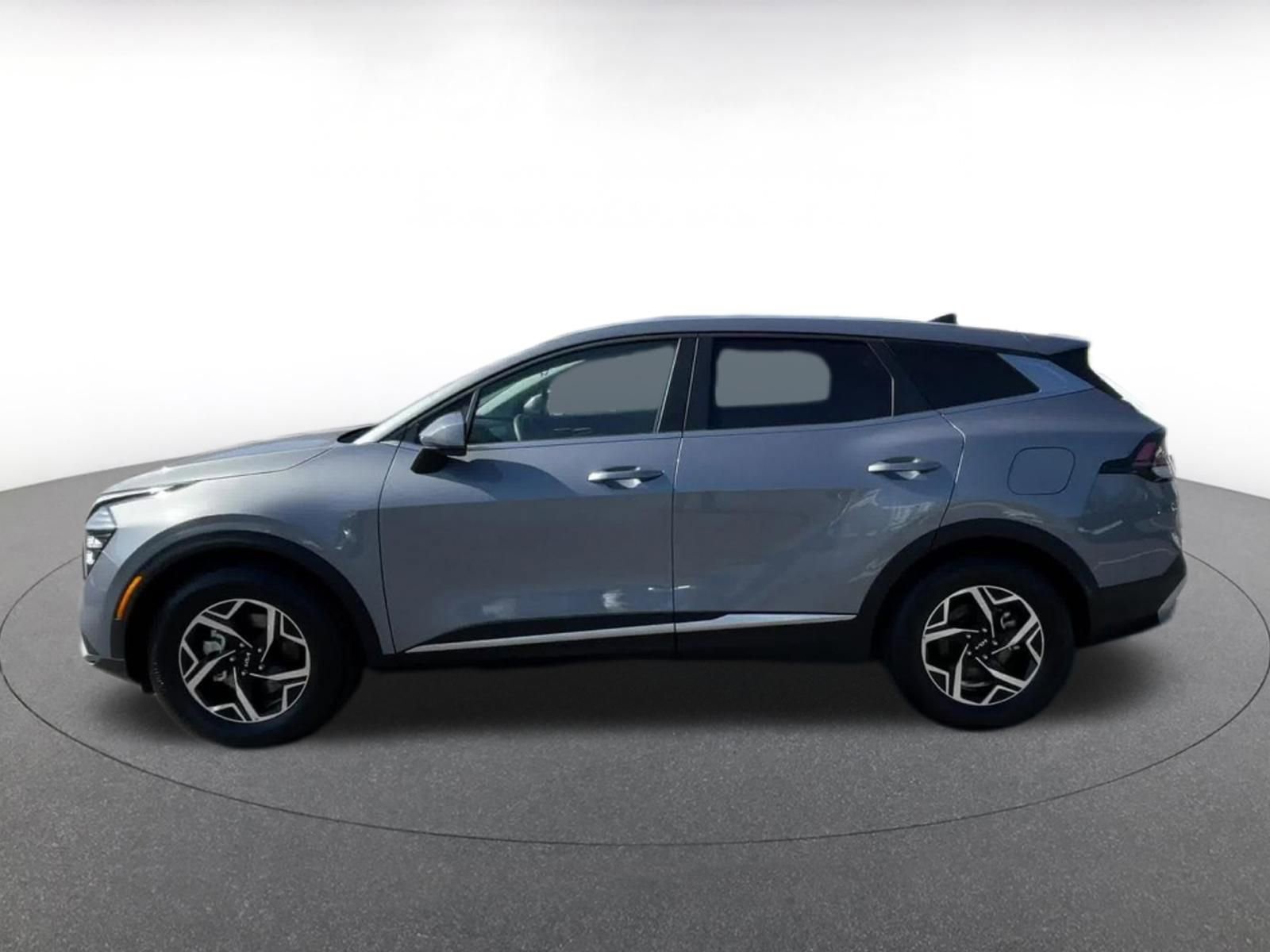 Used 2025 Kia Sportage LX FWD image 9