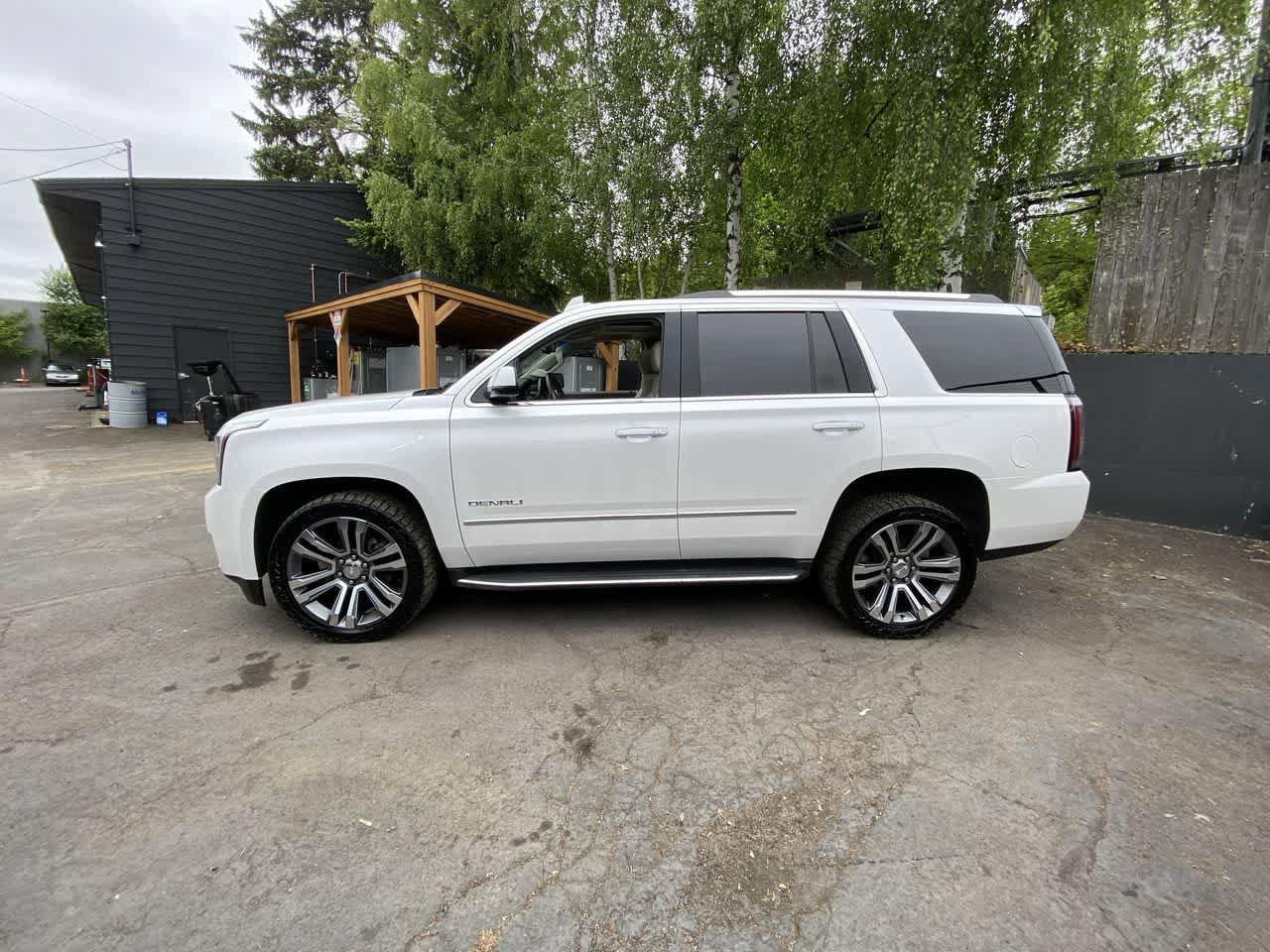 Used 2017 GMC Yukon Denali w/ Open Road Package AWD/4WD image 3