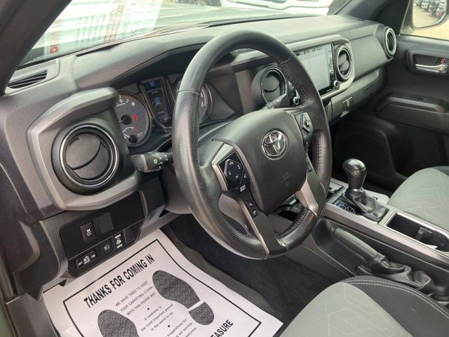 Used 2021 Toyota Tacoma TRD Sport w/ Technology Package image 13