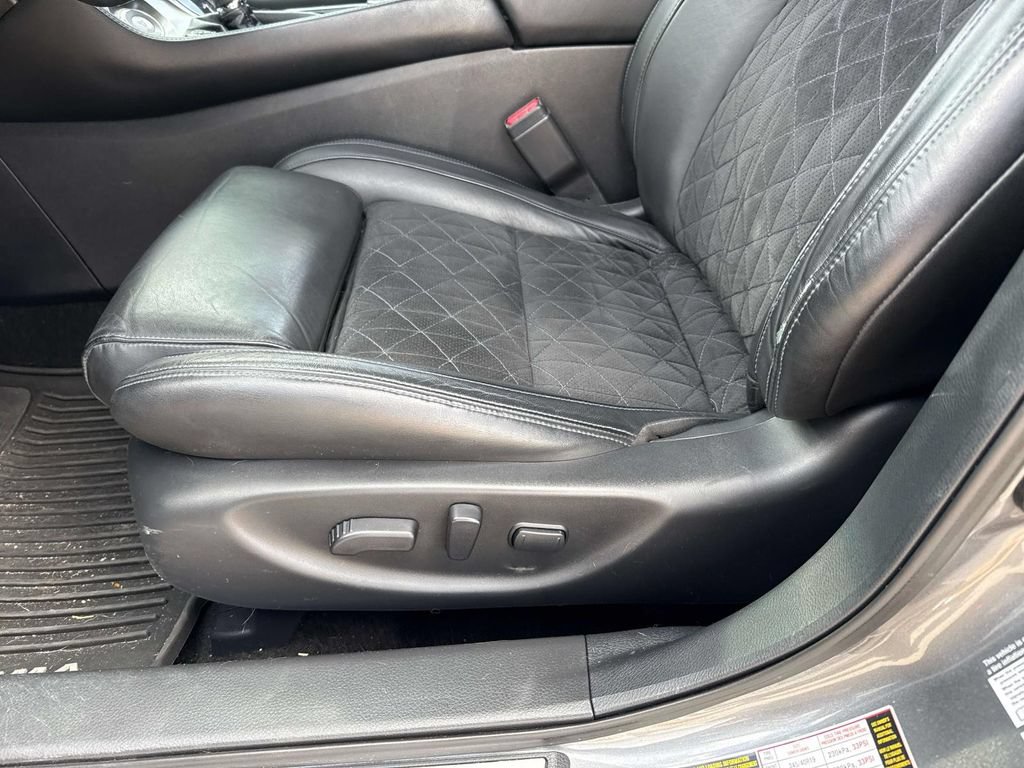 Used 2016 Nissan Maxima SR FWD image 18