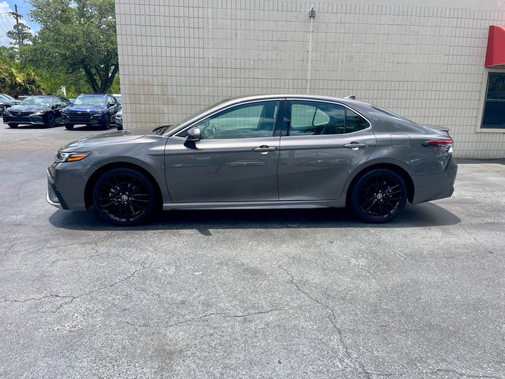 Used 2024 Toyota Camry XSE FWD image 2