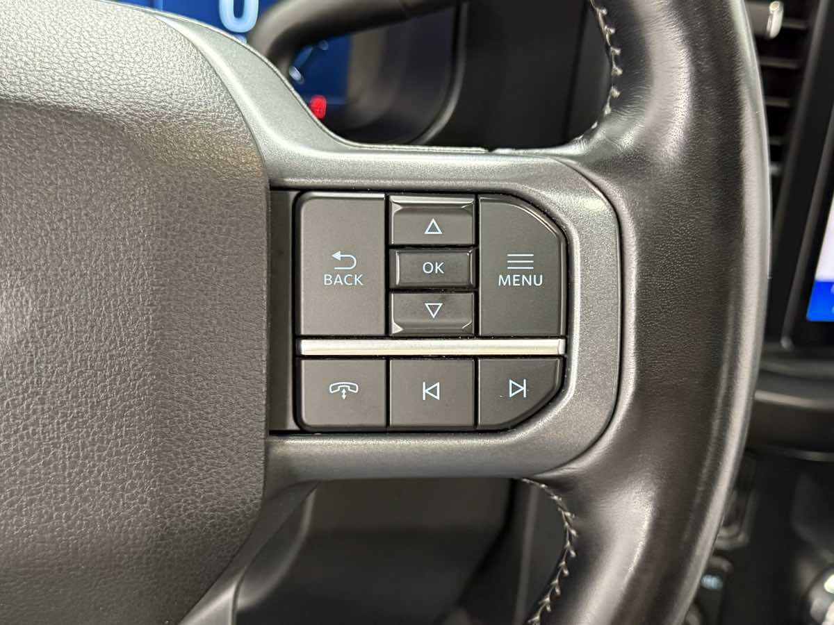 Used 2023 Ford F250 Lariat w/ Black Appearance Package image 19