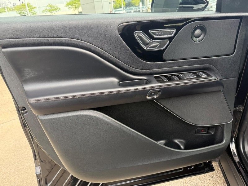 Used 2022 Lincoln Aviator Reserve w/ Equipment Group 201A image 20