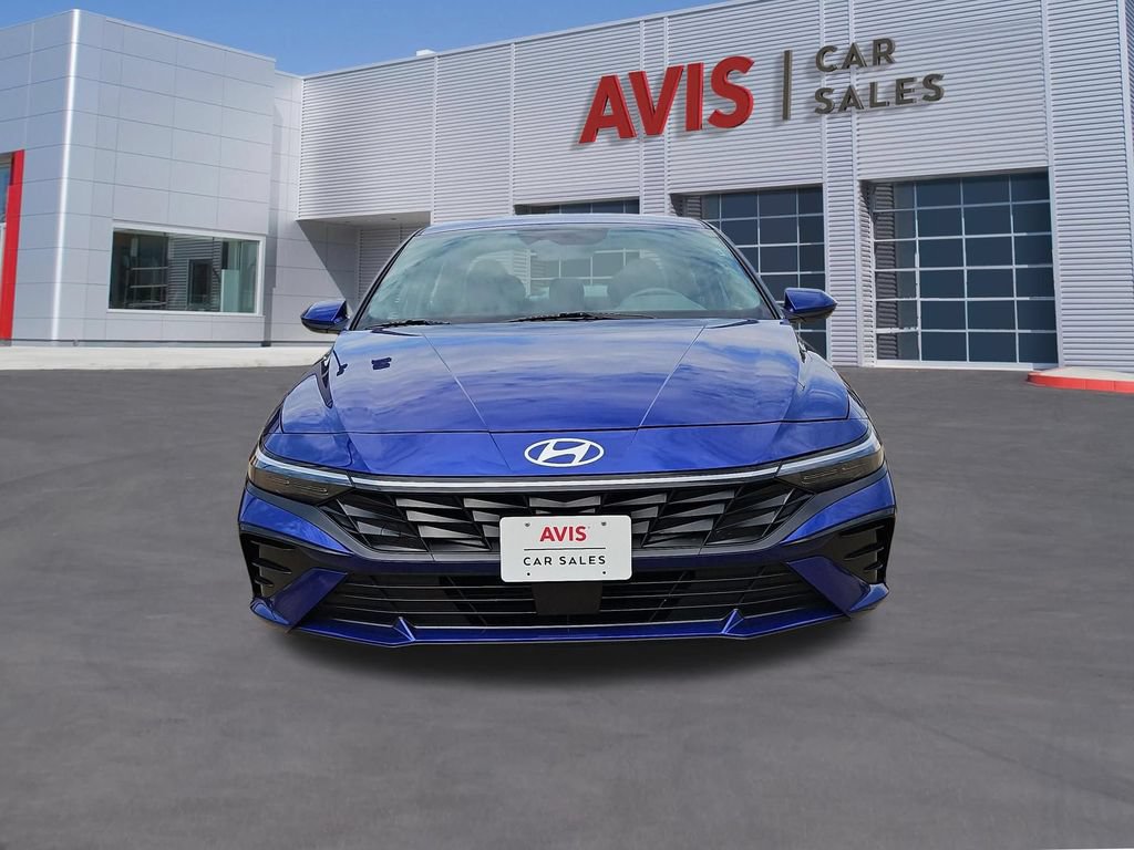 Used 2025 Hyundai Elantra SEL FWD image 2