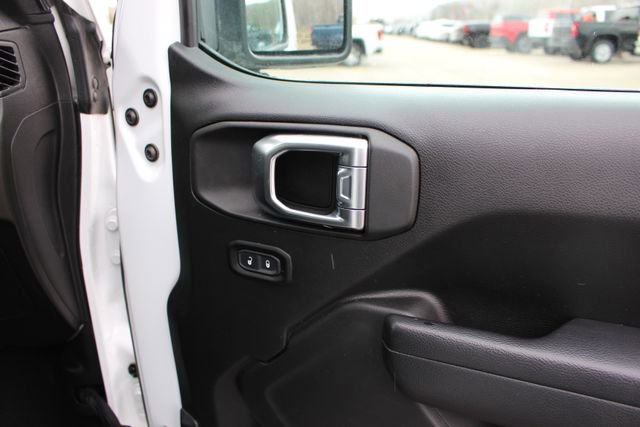 Used 2023 Jeep Gladiator Mojave w/ Cold Weather Group image 50