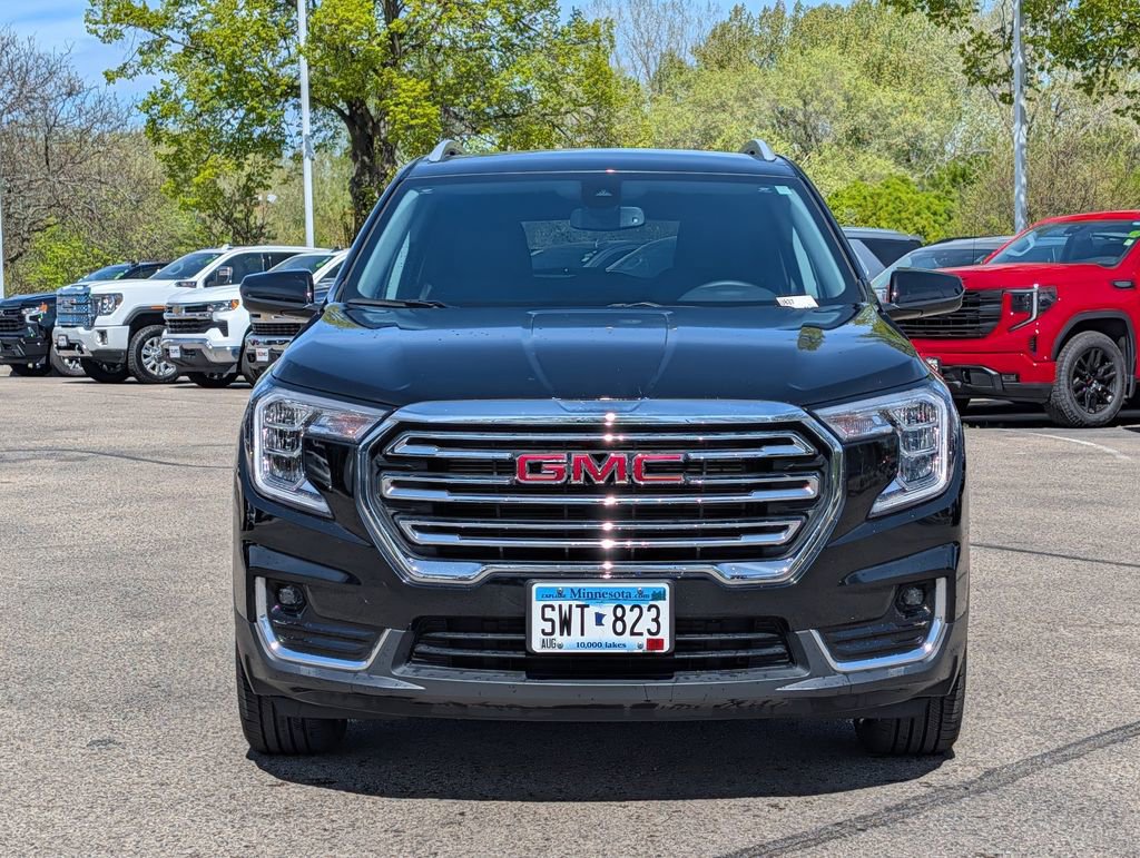 Used 2024 GMC Terrain SLT w/ Infotainment Package II AWD/4WD image 2