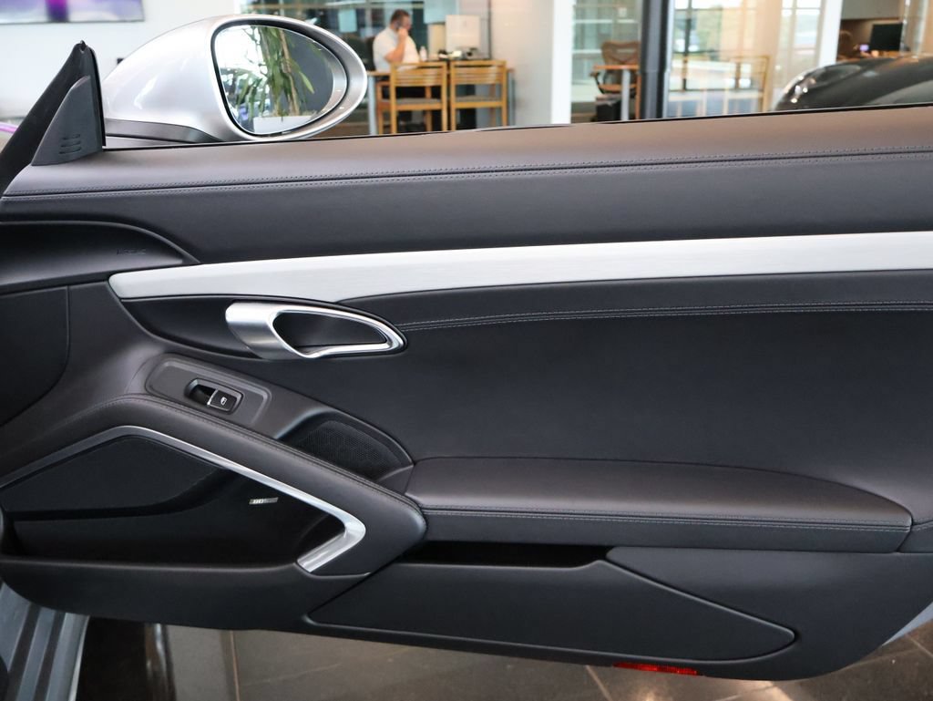 Used 2022 Porsche 718 Boxster RWD image 14