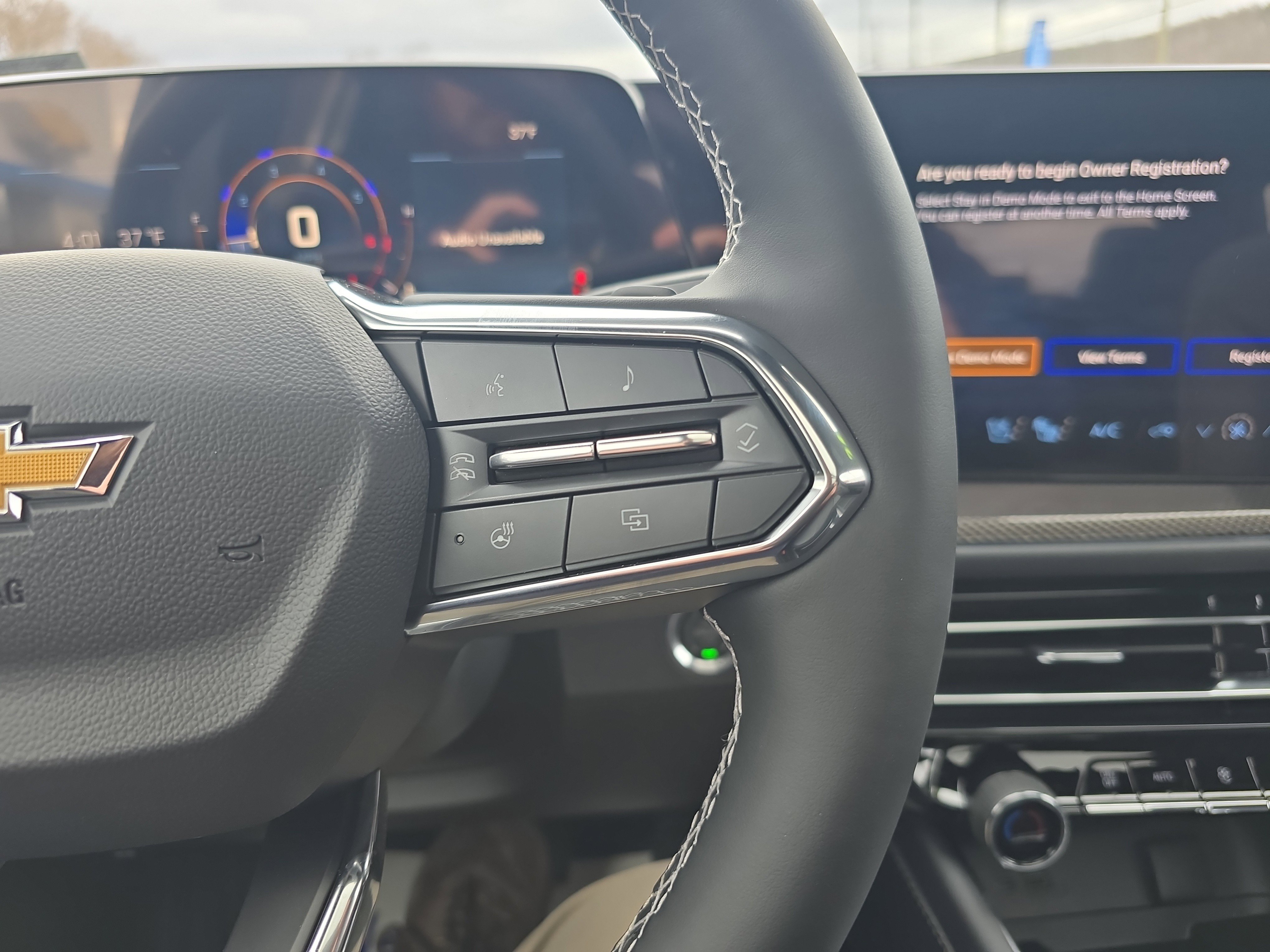 New 2026 Chevrolet Traverse High Country w/ LPO, Floor Liner Package image 24