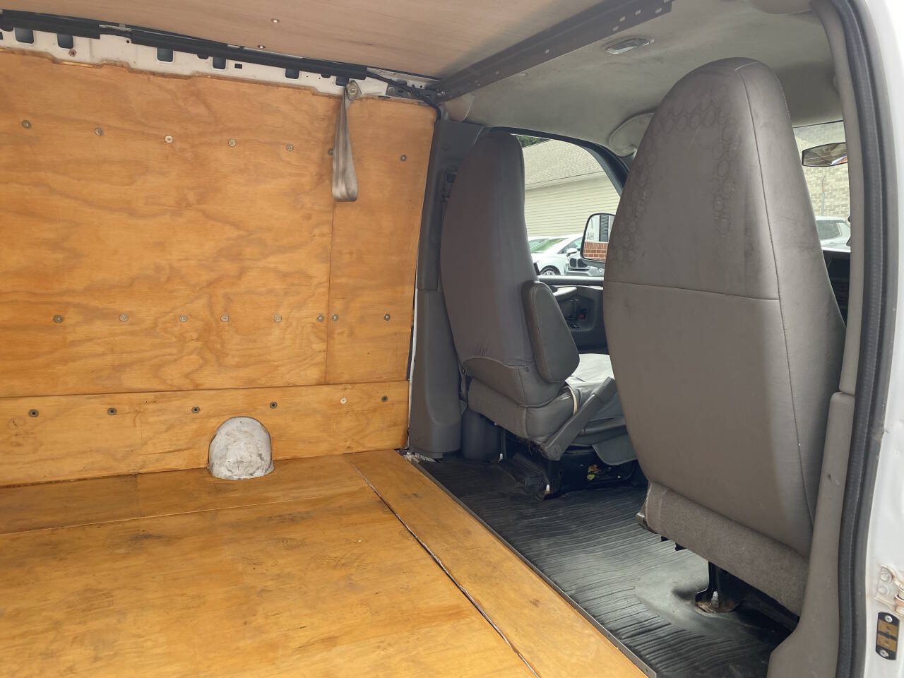 Used 2015 GMC Savana 2500 RWD image 15