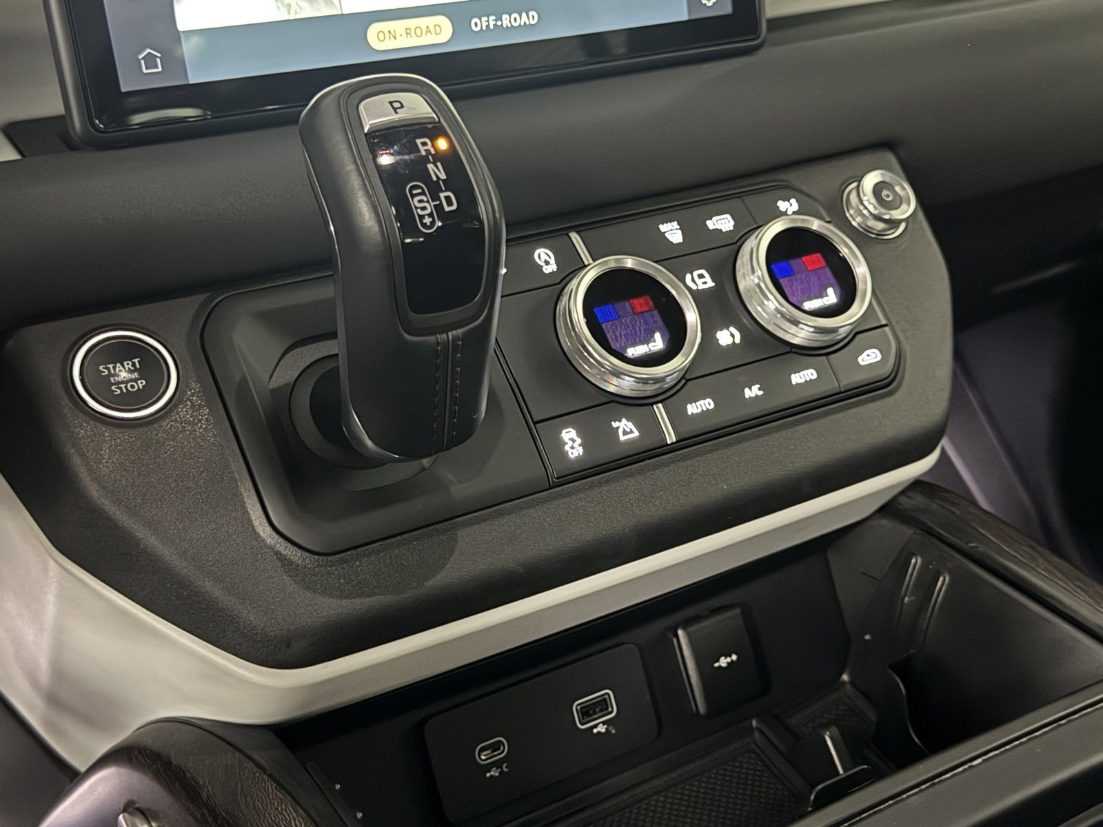 Used 2023 Land Rover Defender 110 S image 35