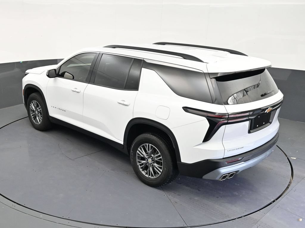 Used 2025 Chevrolet Traverse LT FWD image 14