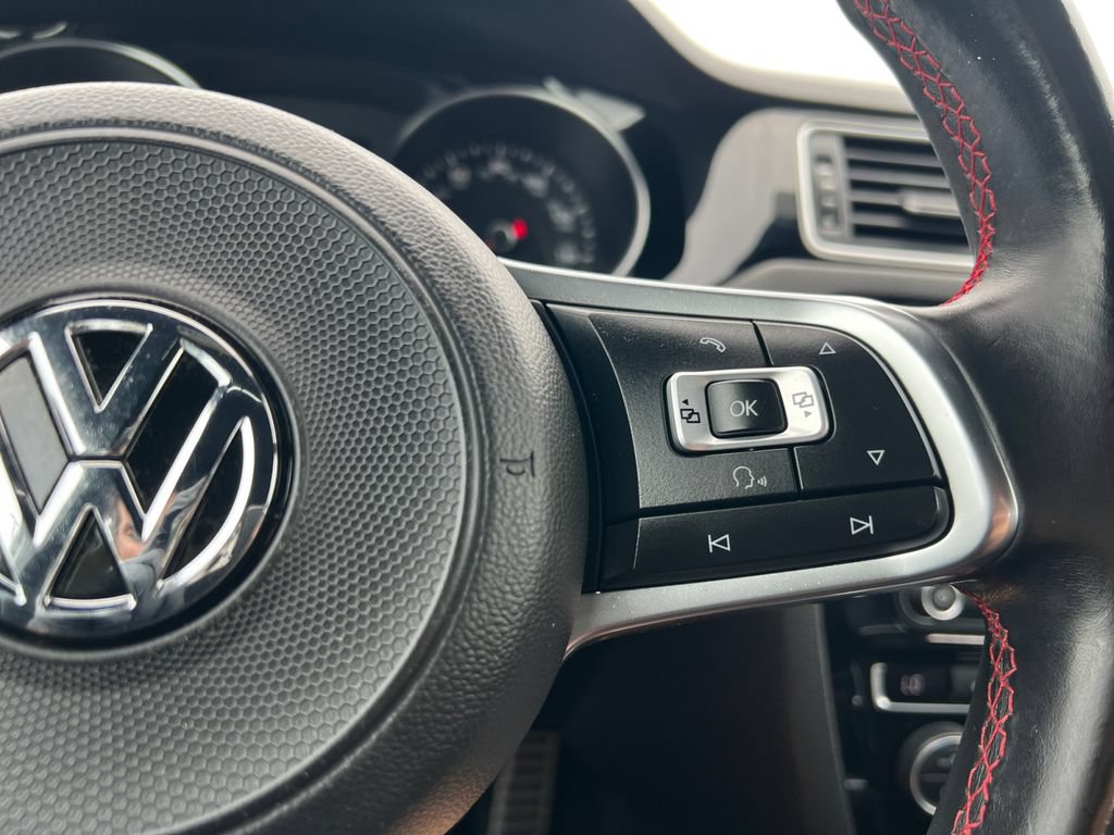 Used 2017 Volkswagen Jetta GLI FWD image 11