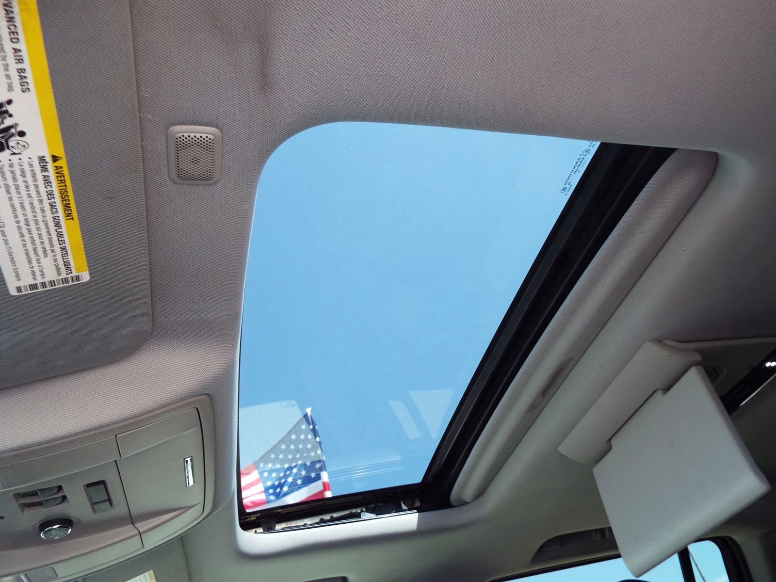 Used 2015 Chevrolet Suburban LTZ image 10