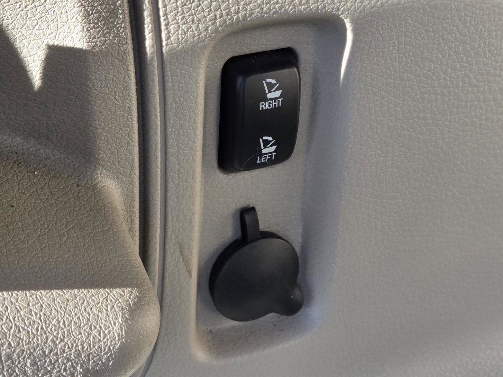 Used 2011 Lincoln MKX 2WD w/ 101A Rapid Spec Order Code image 38