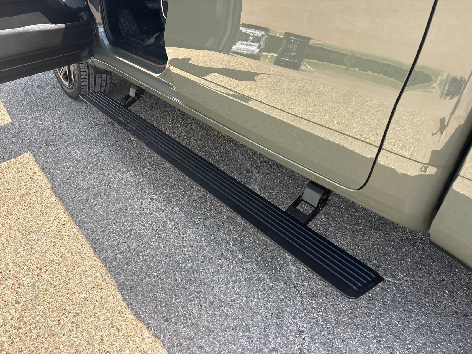 Used 2026 RAM 1500 Laramie w/ Night Edition AWD/4WD image 10