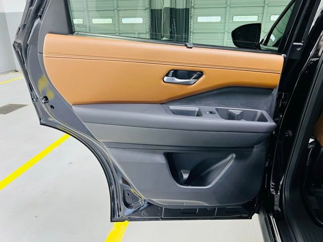 New 2026 Nissan Pathfinder Platinum image 26