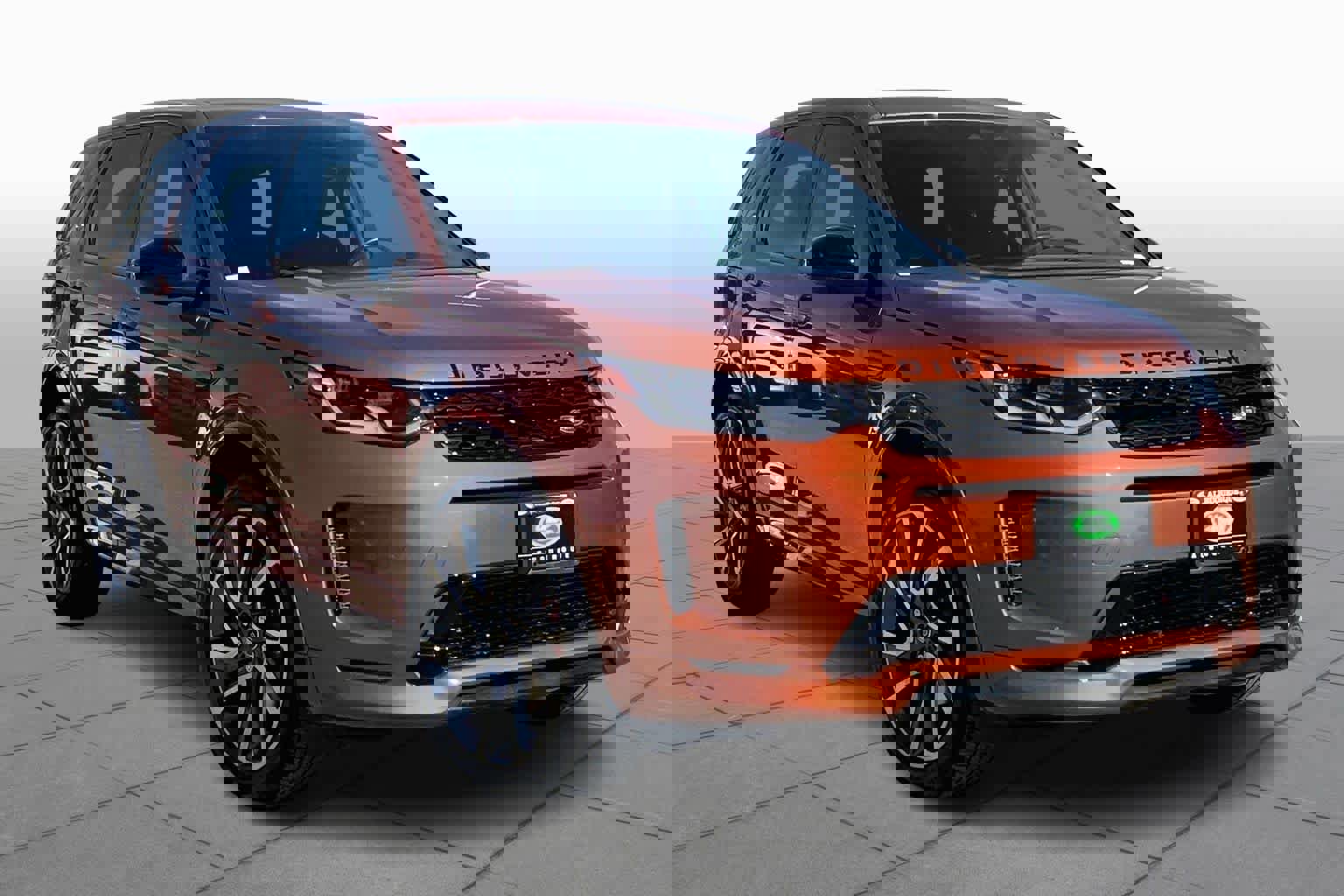 Used 2022 Land Rover Discovery Sport SE R-Dynamic image 3