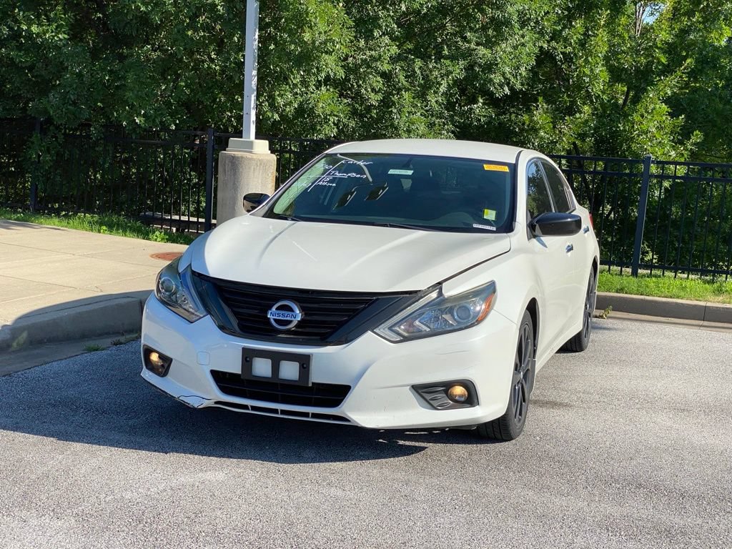 Used 2018 Nissan Altima 2.5 SR w/ SR Midnight Edition FWD image 3