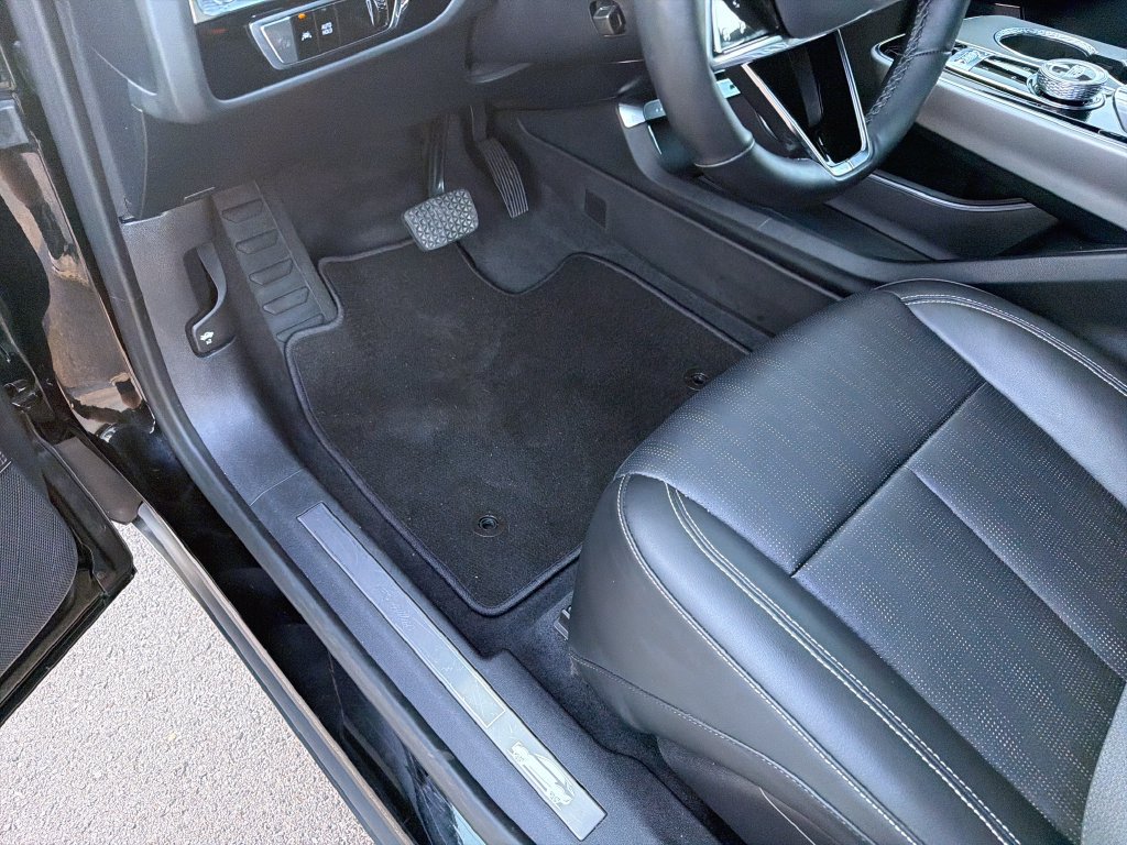 Certified 2024 Cadillac Lyriq Sport AWD/4WD image 19