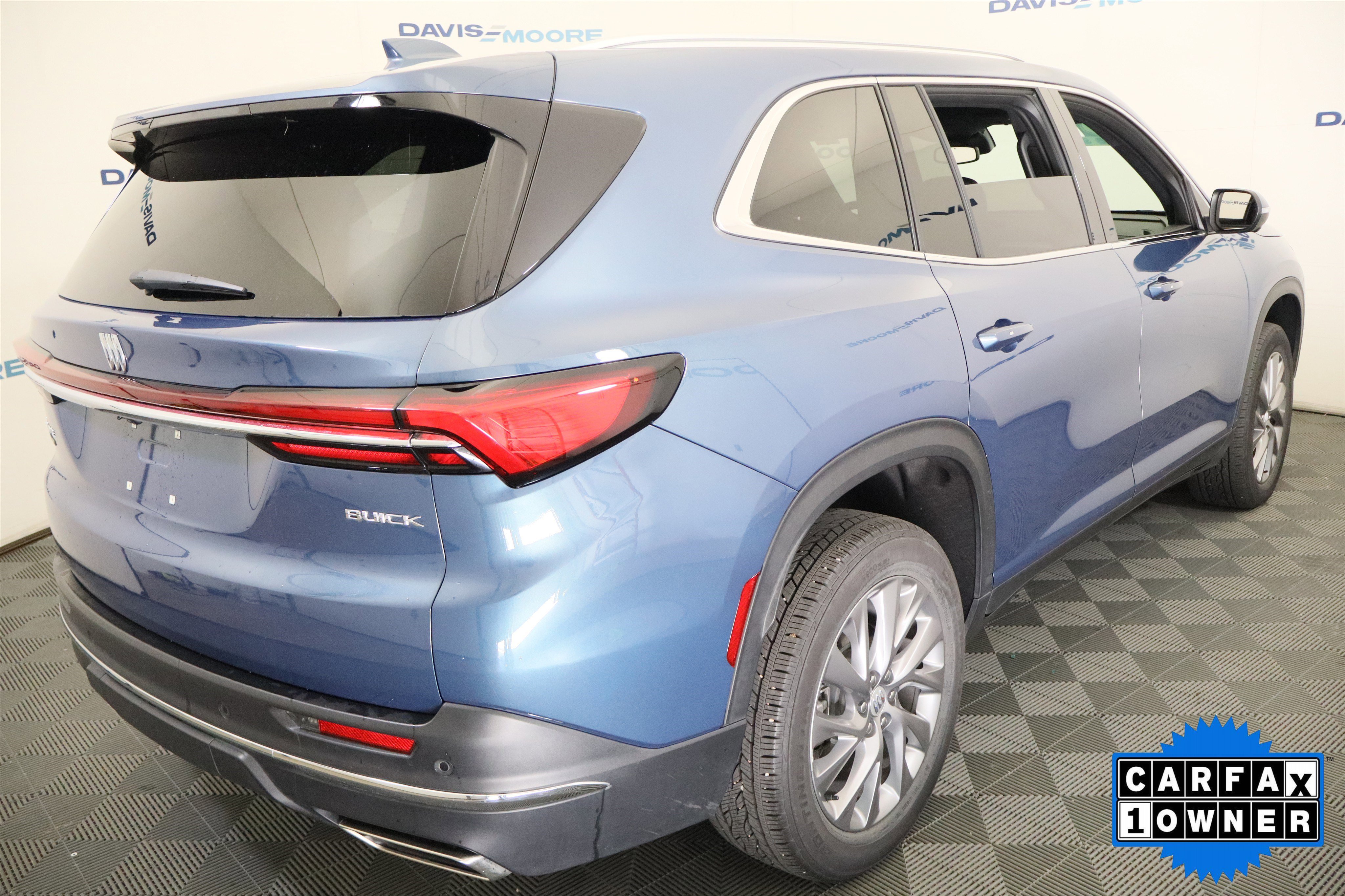 Used 2025 Buick Enclave Preferred FWD image 6