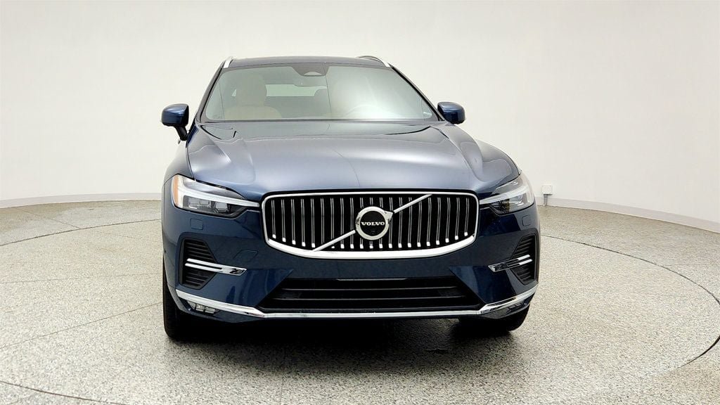 Used 2022 Volvo XC60 B5 Inscription w/ Advanced Package FWD image 2