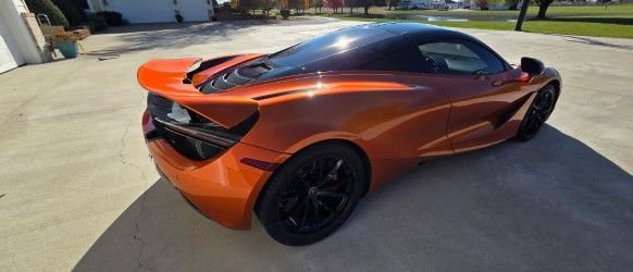 Used 2018 McLaren 720S image 9