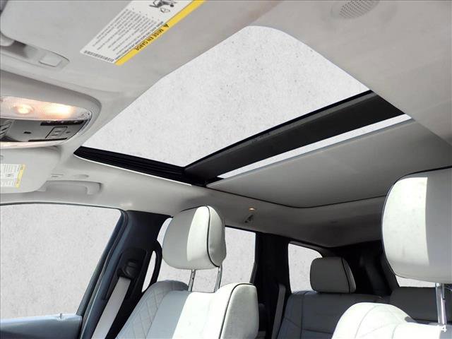 Used 2018 Jeep Grand Cherokee Summit AWD/4WD image 9