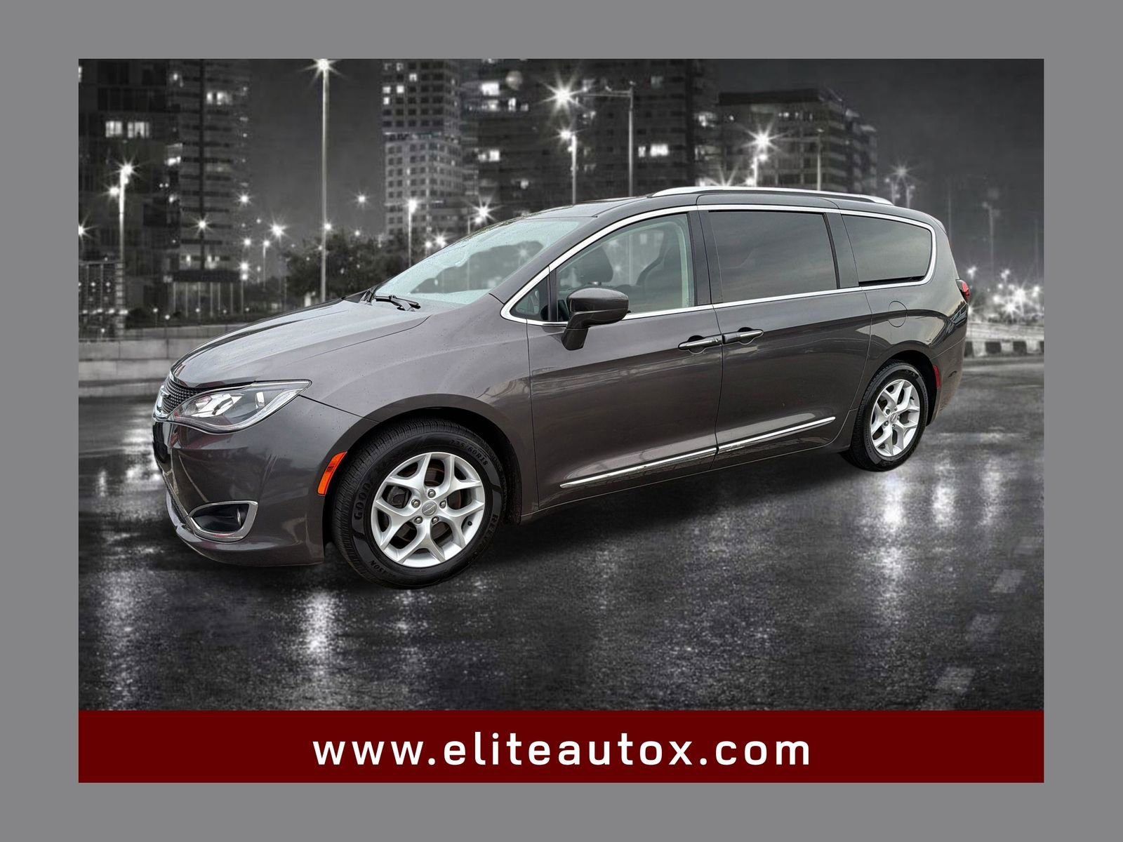Used 2018 Chrysler Pacifica Touring-L Plus w/ Tire & Wheel Group FWD image 1