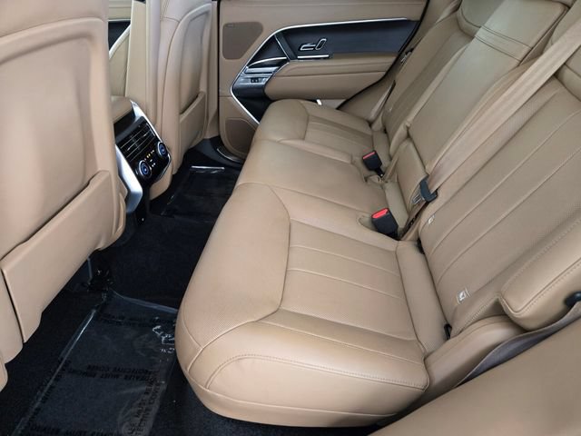 Used 2023 Land Rover Range Rover SE AWD/4WD image 4