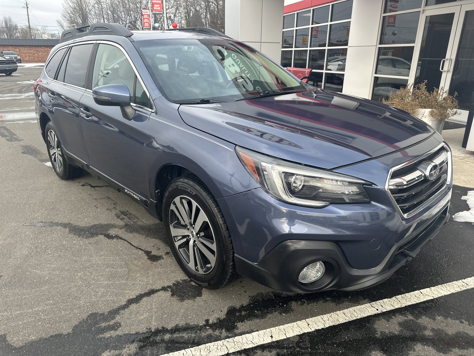 Used 2018 Subaru Outback 2.5i Limited AWD/4WD image 2