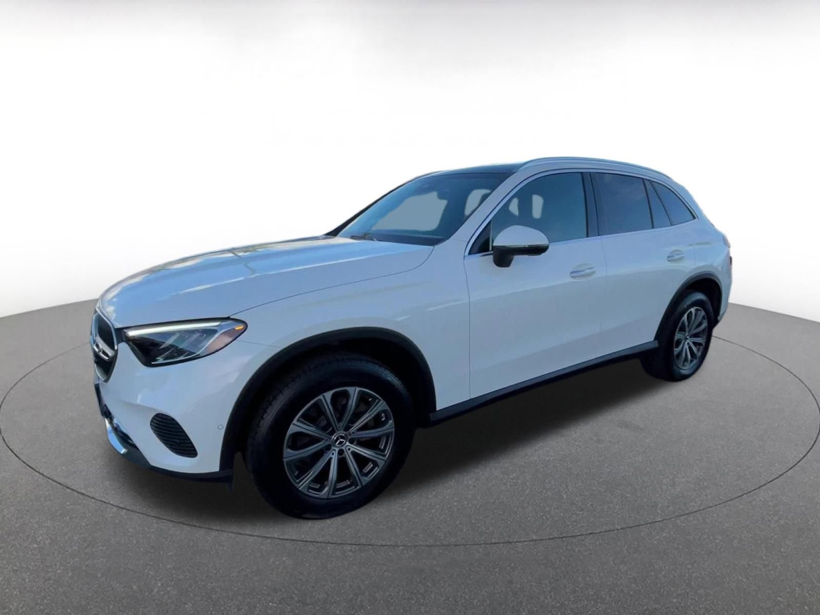 Used 2024 Mercedes-Benz GLC 300 4MATIC image 8